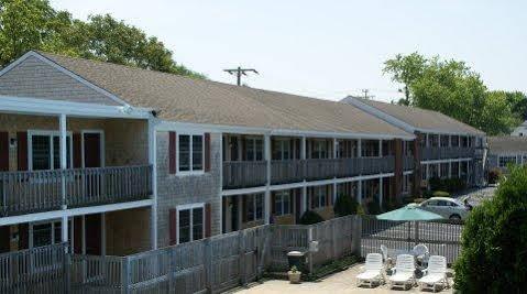Hill & Motel