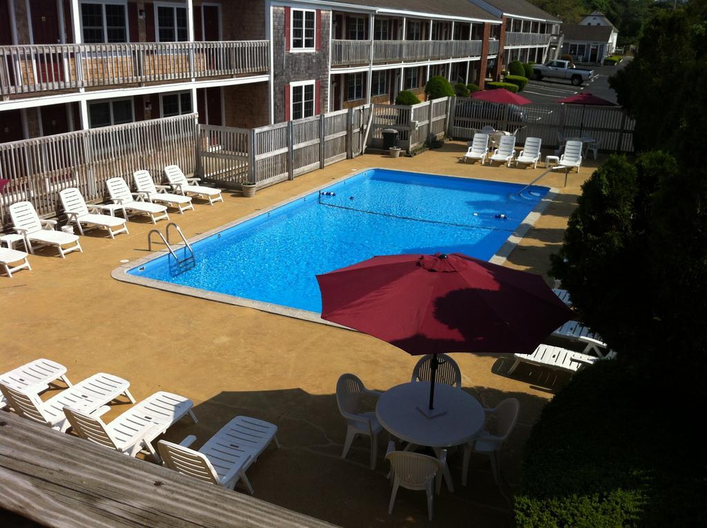 Hill & Motel